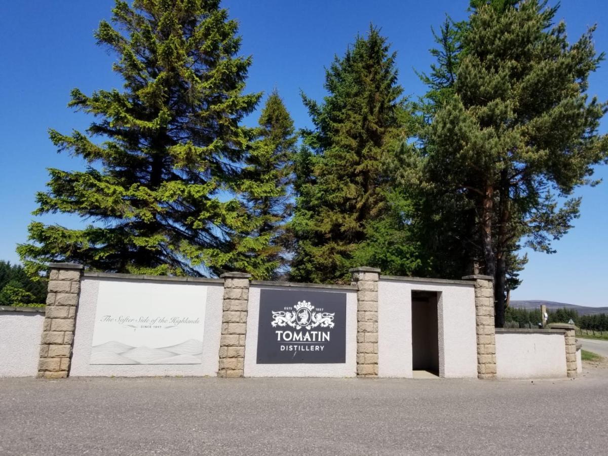 Glenan Lodge Self Catering Tomatin エクステリア 写真